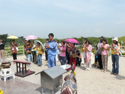 สักการะพระบรมรูป ร.5 ที่ป้อมพระจุลจอมเกล้า